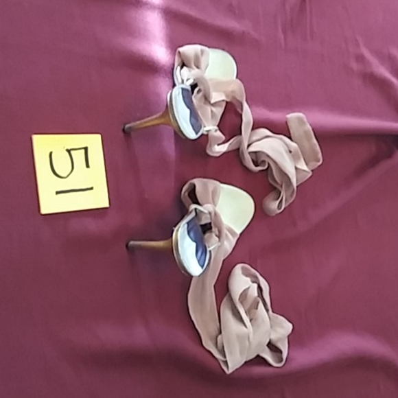 Heels - Picture 2 of 6